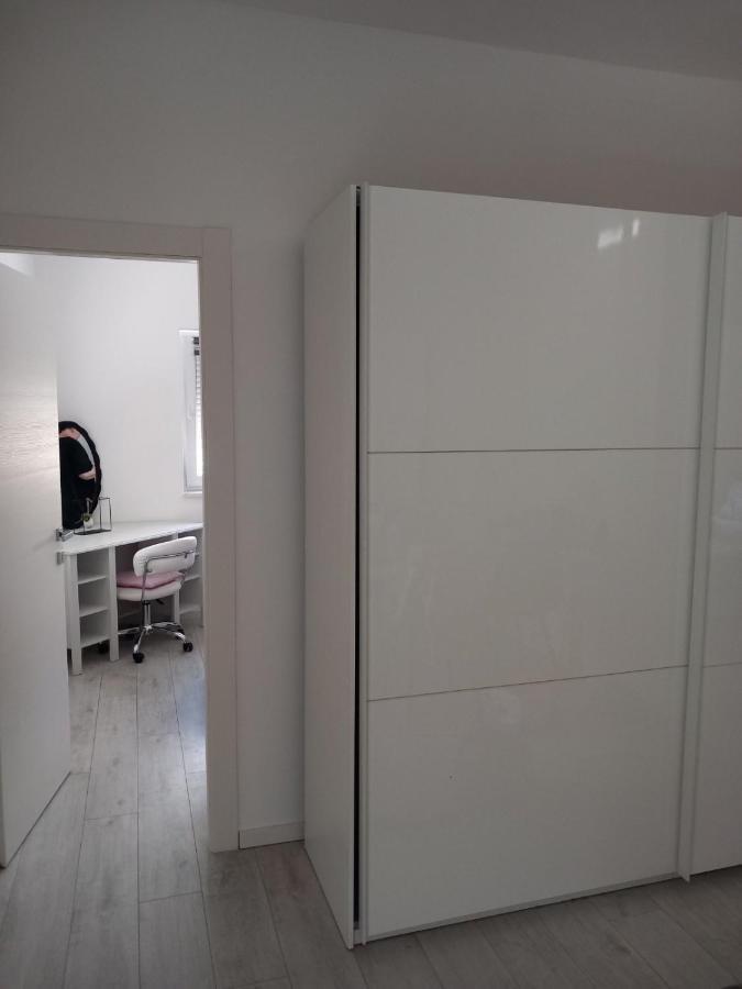 Appartamento Drenova Apartman Fiume Esterno foto