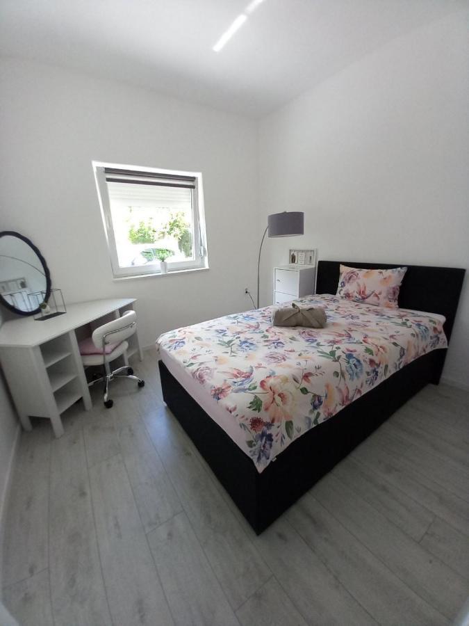Appartamento Drenova Apartman Fiume Esterno foto